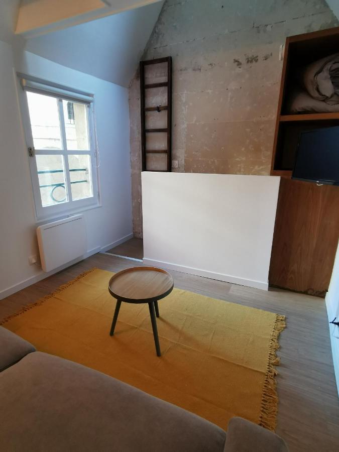Studio En Duplex Dans Un Hotel Particulier Кан Екстериор снимка