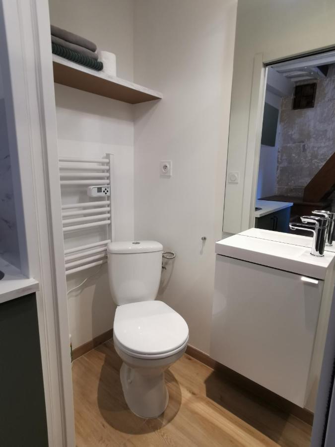 Studio En Duplex Dans Un Hotel Particulier Кан Екстериор снимка